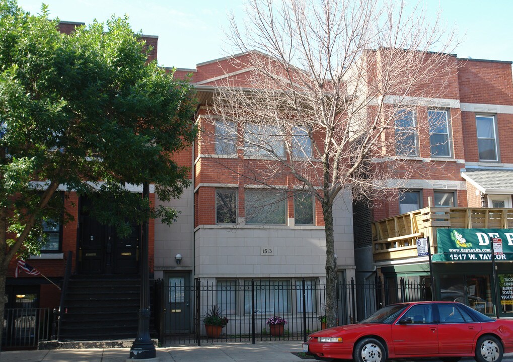 1513 W Taylor St in Chicago, IL - Foto de edificio