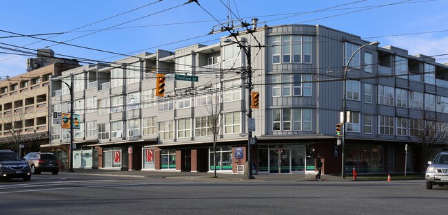 Park Renfrew in Vancouver, BC - Building Photo - Building Photo
