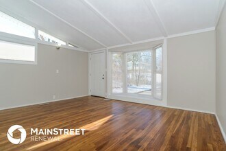 5811 N Highland Ave in Kansas City, MO - Building Photo - Building Photo
