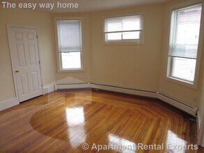 10 Garrison Ave in Somerville, MA - Building Photo - Building Photo
