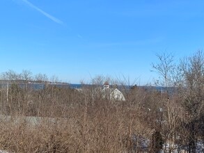 5 Cordage St, Unit 3 in Plymouth, MA - Foto de edificio - Building Photo