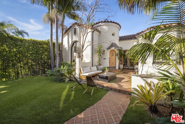 105 S La Jolla Ave in Los Angeles, CA - Building Photo - Building Photo