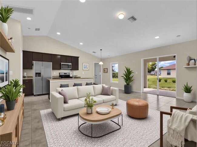 1700 NE 5th Pl in Cape Coral, FL - Building Photo - Building Photo