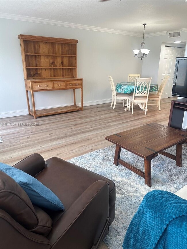 4027 Swansea Crescent