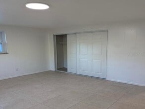 9811 N Jasmine Ave in Tampa, FL - Building Photo - Building Photo