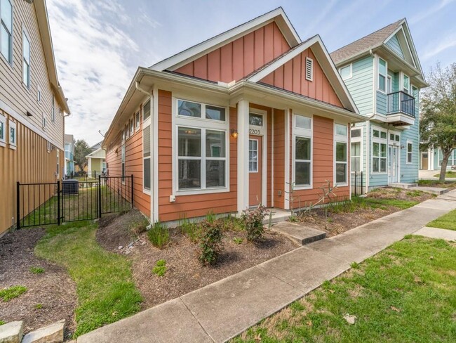 12205 Barras Branch Dr in Austin, TX - Building Photo - Building Photo