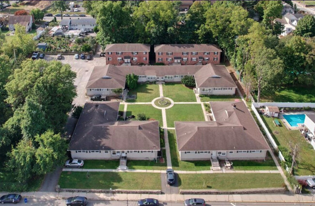 Carey Ave Apartments in Butler, NJ - Foto de edificio - Building Photo