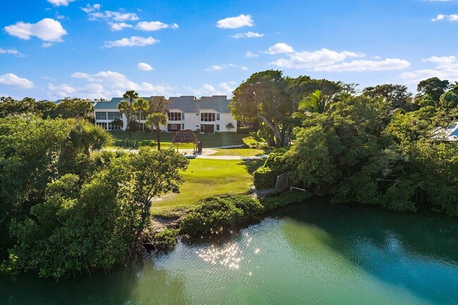 property at 3902 Fairway Dr N