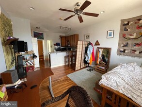 1712 W Girard Ave in Philadelphia, PA - Building Photo - Building Photo
