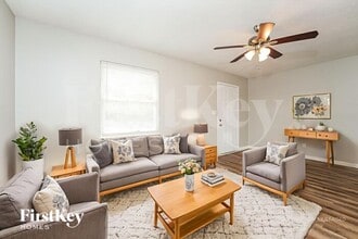 123 Scarsdale Dr in Riverdale, GA - Building Photo - Building Photo