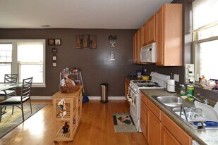 5206 N Sawyer Ave, Unit A05W in Chicago, IL - Building Photo