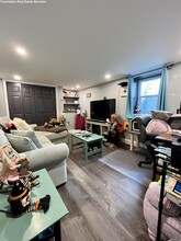 11 Madeline St, Unit 2 in Boston, MA - Foto de edificio - Building Photo