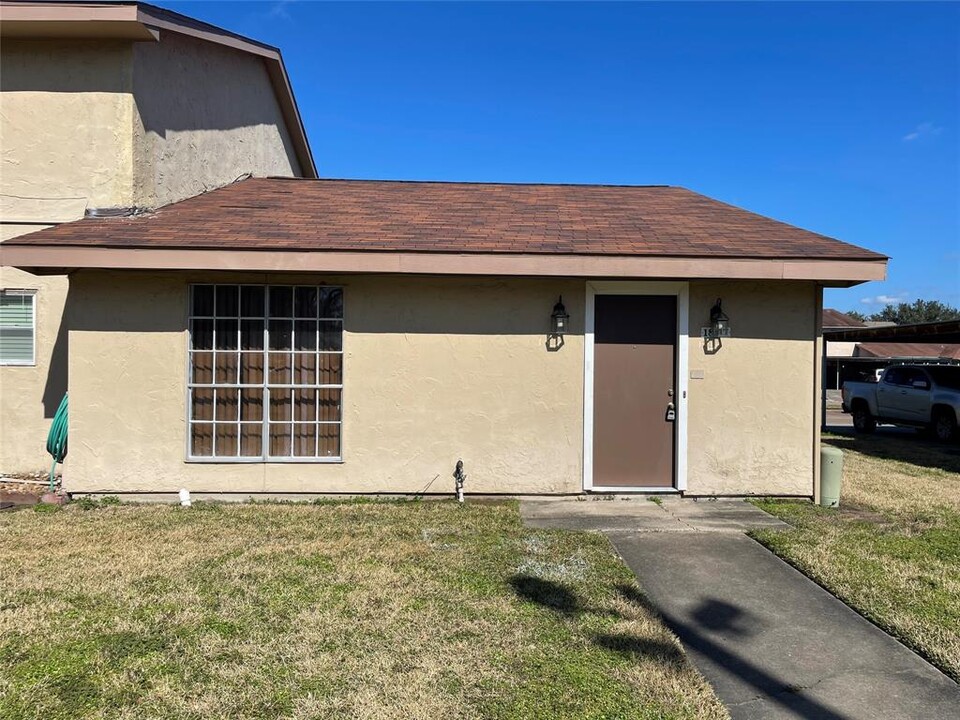 1807 Country Village Blvd in Humble, TX - Building Photo