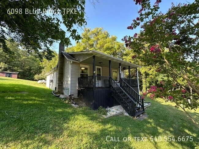 6098 Blue Ridge Turnpike in Fincastle, VA - Building Photo - Building Photo
