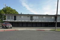 3621 E Garland Ave in Fresno, CA - Foto de edificio - Building Photo