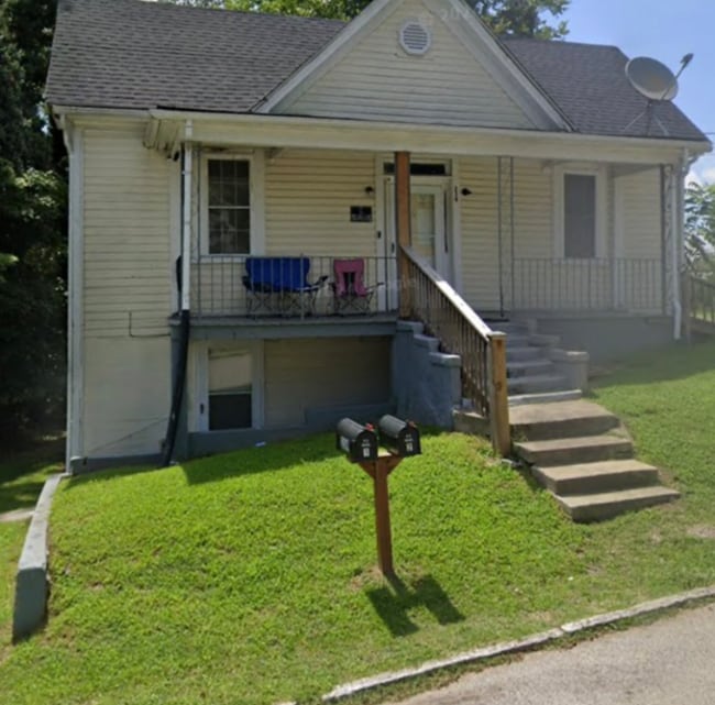 property at 239 W Thomas St