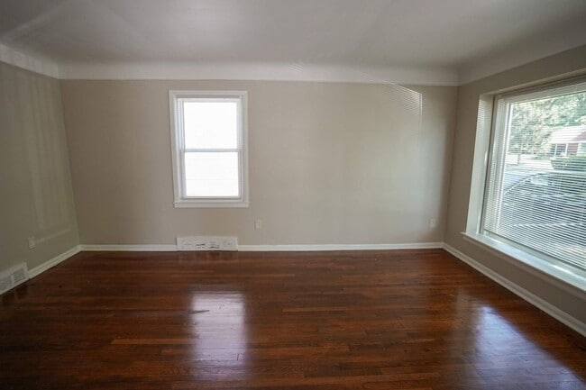 Fully Renovated 3-Bedroom Home – Move-In R in Detroit, MI - Building Photo - Building Photo