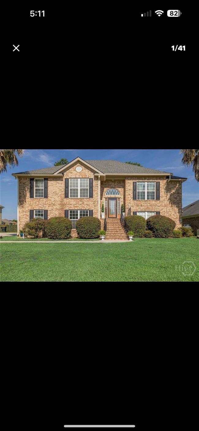 property at 9 Sweetwater Ct