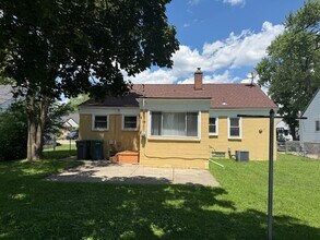 24123 Notre Dame St in Dearborn, MI - Building Photo - Building Photo