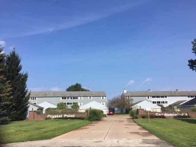 property at 3304 Baer Beach Rd