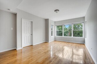 3924 W Altgeld St in Chicago, IL - Building Photo - Building Photo