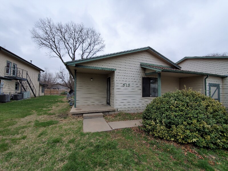 515 S Mt Carmel St in Wichita, KS - Building Photo