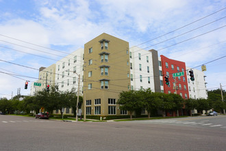 Campbell Landings in St. Petersburg, FL - Foto de edificio - Building Photo