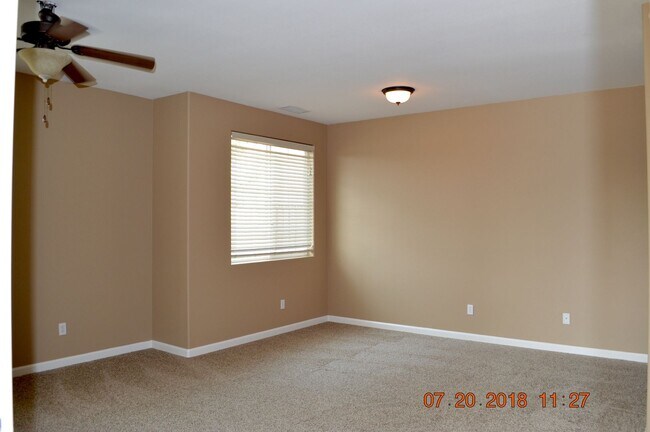 1974 Zephyr Way in Sparks, NV - Building Photo - Building Photo