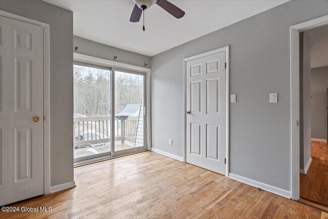 455 Maple Ave-Unit -Unit #3 in Saratoga Springs, NY - Building Photo - Building Photo