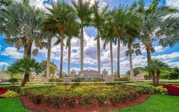 965 NE 193rd Terrace in Miami, FL - Building Photo - Building Photo