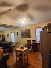 561 W 18th St in Chicago, IL - Foto de edificio - Building Photo