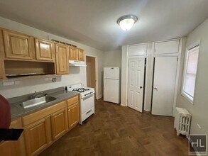 349 Bradford St-Unit -1 in Brooklyn, NY - Building Photo - Building Photo