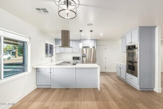 3443 E Turney Ave in Phoenix, AZ - Building Photo - Building Photo