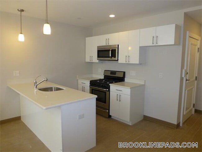 property at 52 Kent St