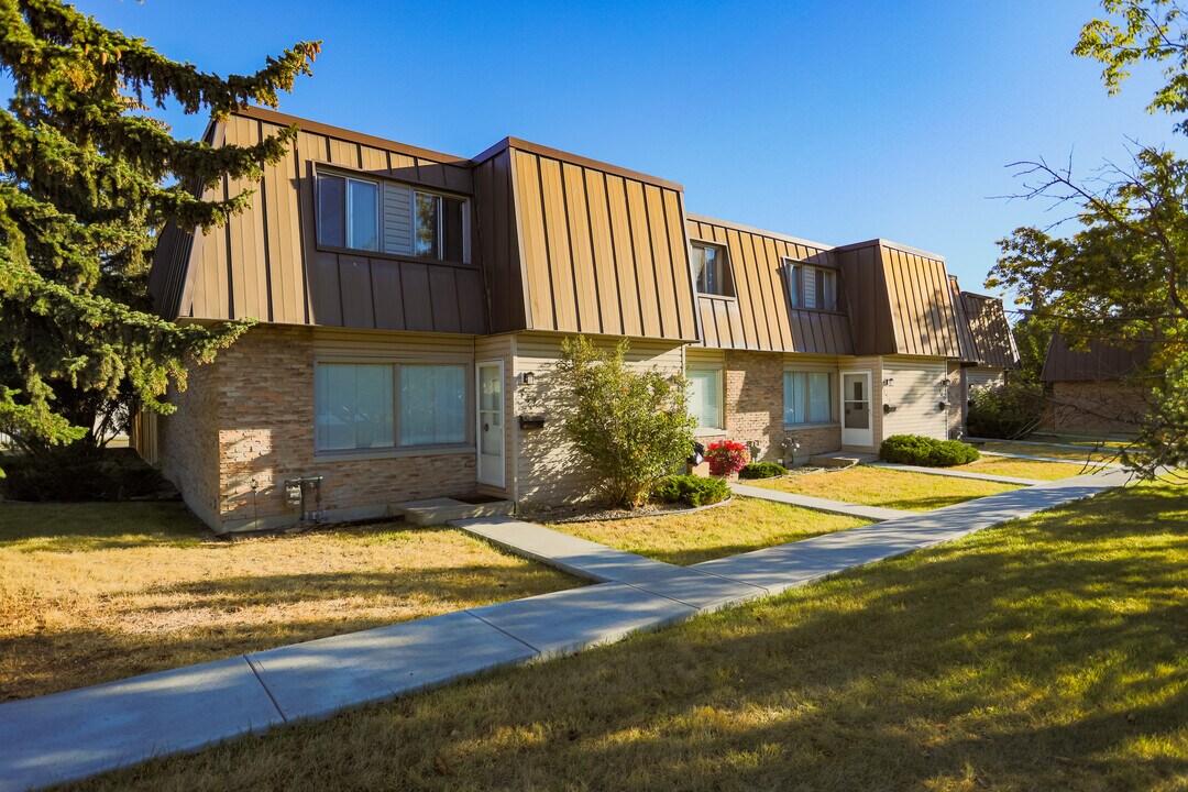 769 Kingsmere Cres SW in Calgary, AB - Building Photo