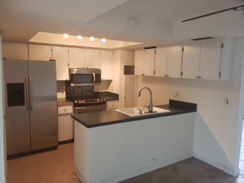 4915 Catalina Dr in Naples, FL - Building Photo