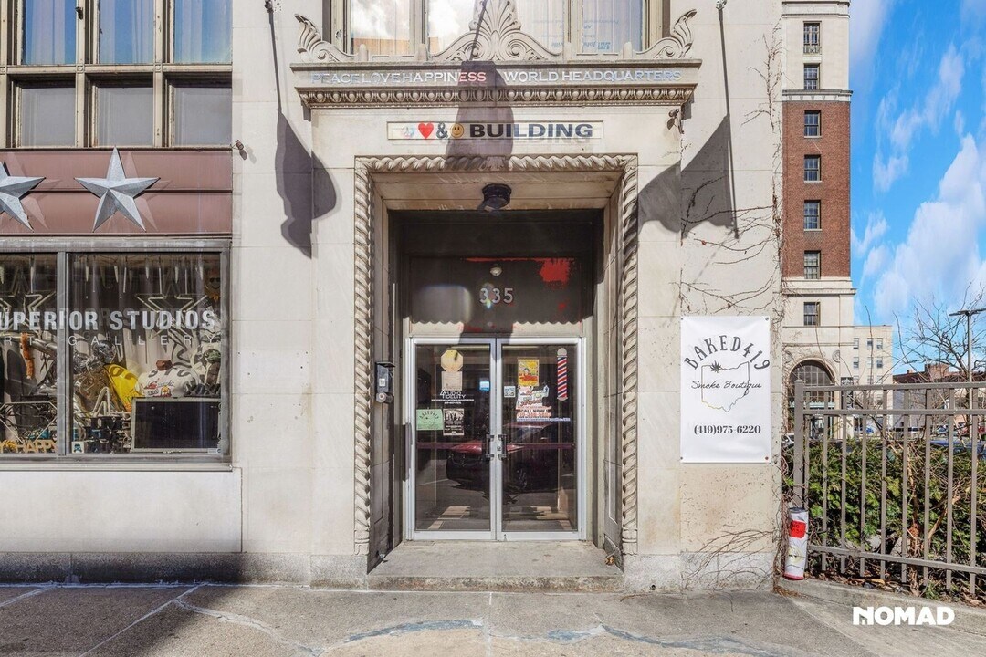 335 N Superior St in Toledo, OH - Building Photo