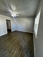1024 Delaware Ave in Los Banos, CA - Building Photo - Building Photo