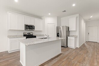 31211 Heddington Ln in Fulshear, TX - Building Photo - Building Photo