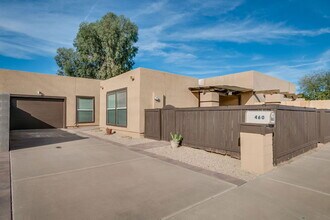 460 N 64th Pl in Mesa, AZ - Building Photo - Building Photo