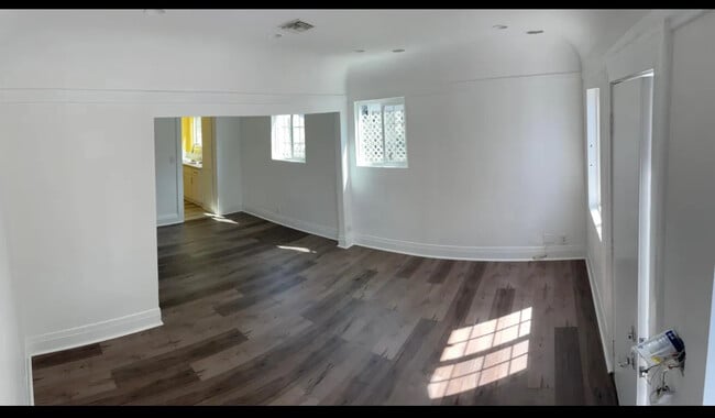 5660 Case Ave, Unit A in North Hollywood, CA - Foto de edificio - Building Photo