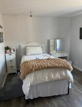 2332-2332 Paradise Dr in Tiburon, CA - Building Photo - Building Photo