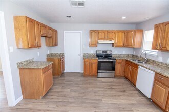 2430 Avilion Ct in Pearland, TX - Building Photo - Building Photo