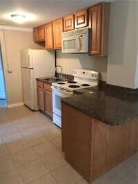 1562 N Tremain St photo'