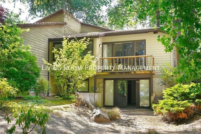 property at 7566 SW Cresmoor Dr