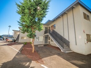 14410 Valerio St in Van Nuys, CA - Building Photo - Building Photo