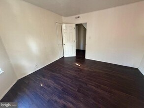 112 W Main St in Millville, NJ - Building Photo - Building Photo