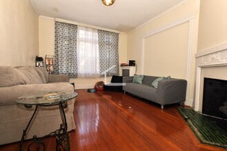 10 Strathmore Rd, Unit 2 in Brookline, MA - Building Photo - Building Photo