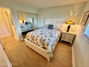 8711 Blind Pass Rd in St Pete Beach, FL - Building Photo - Building Photo