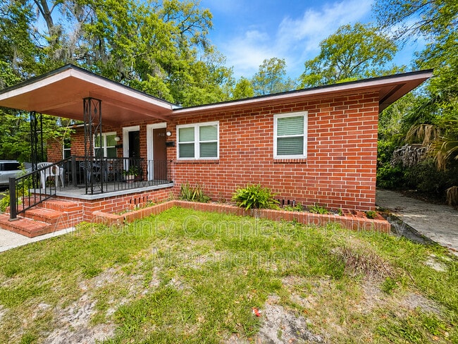 property at 4918 N Pearl St